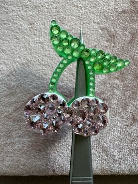 The Fawn Doe Cherry Crystals Straw Topper